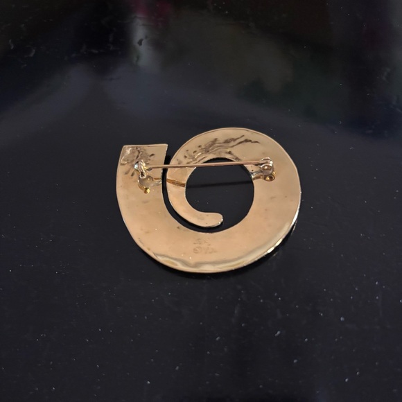 Vintage Gold Tone Brooch / Pin - Picture 2 of 5